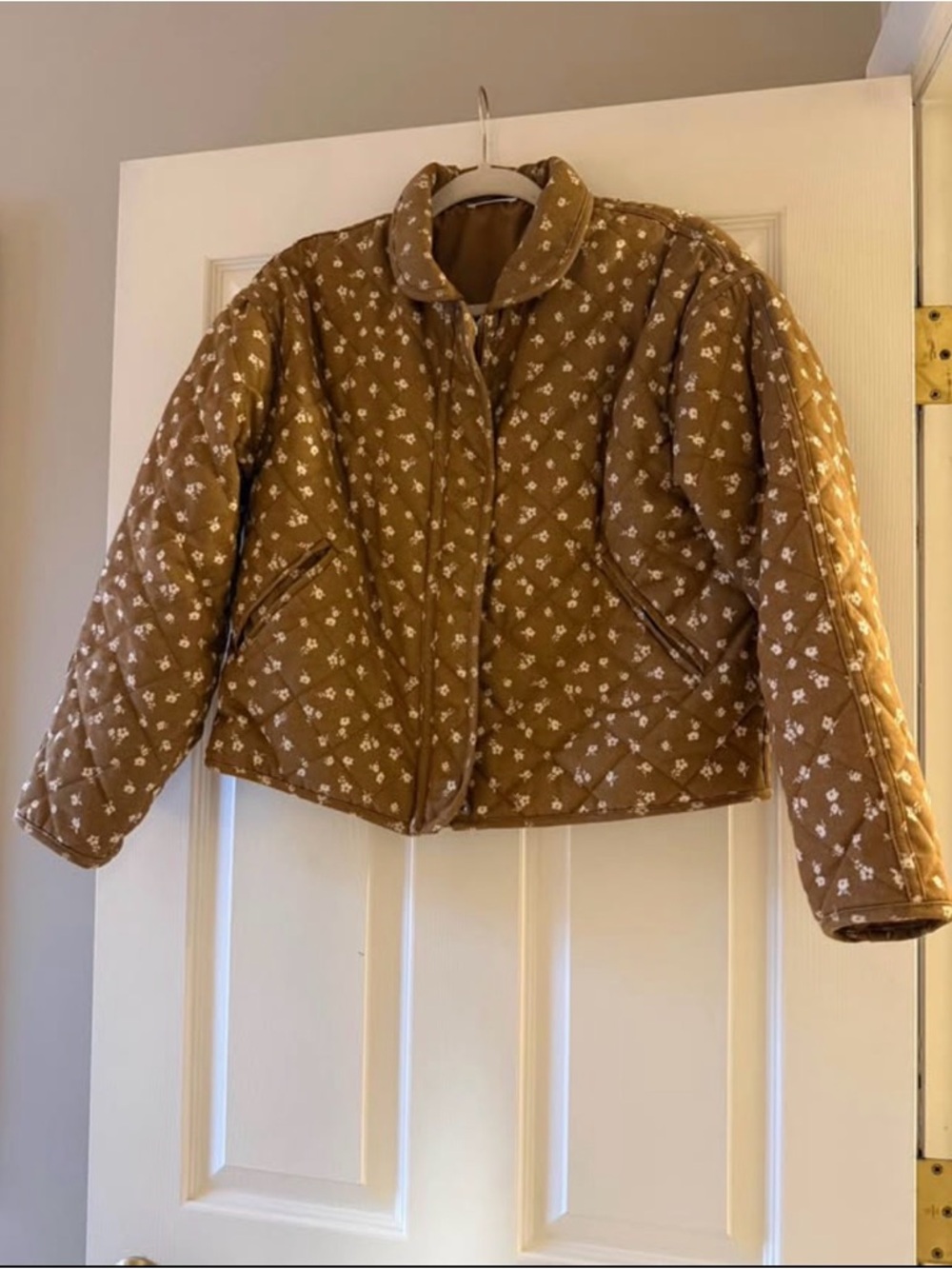 NWOT Storia Brown Quilted Jacket with White Floral Print